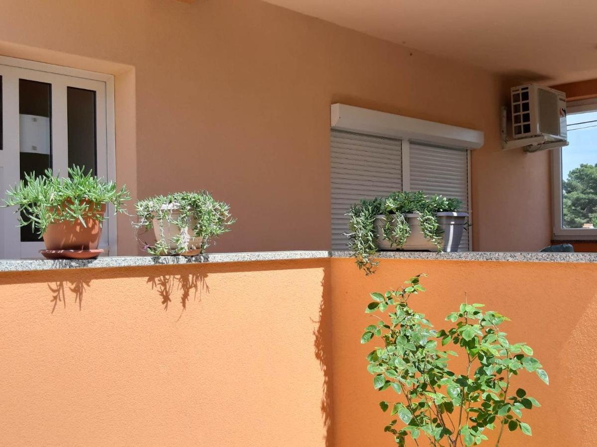 Apartman Dora Sukosan Ngoại thất bức ảnh